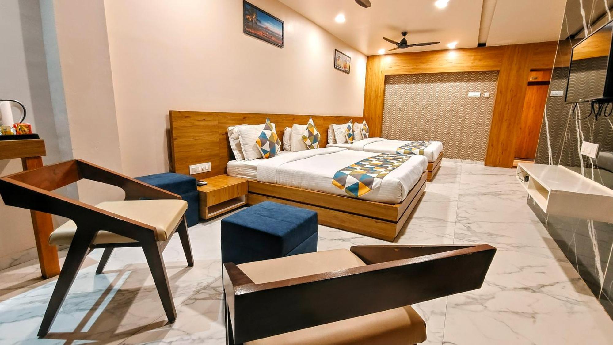 The Sky Imperial Unity Inn Garudeshwar Extérieur photo
