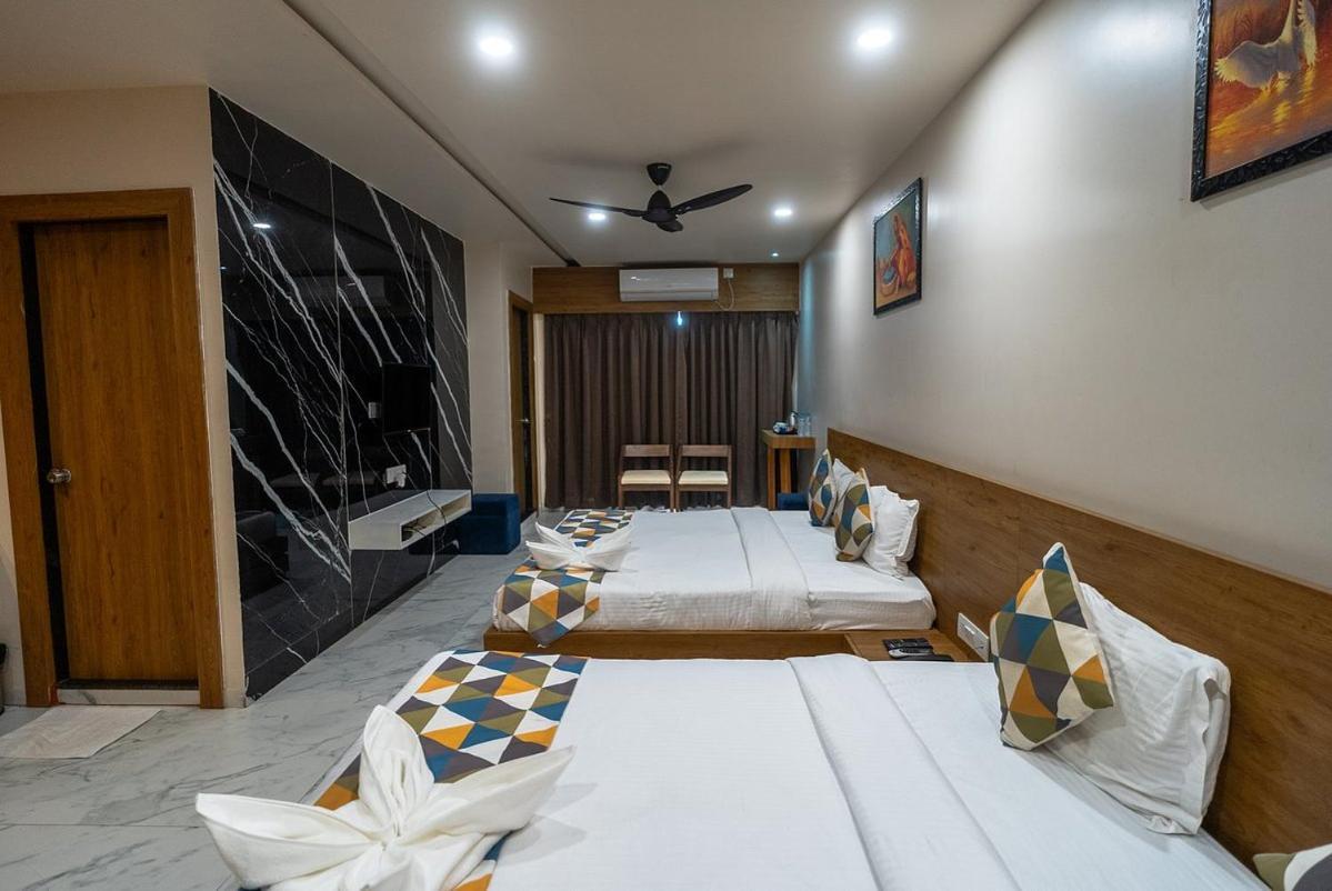 The Sky Imperial Unity Inn Garudeshwar Extérieur photo